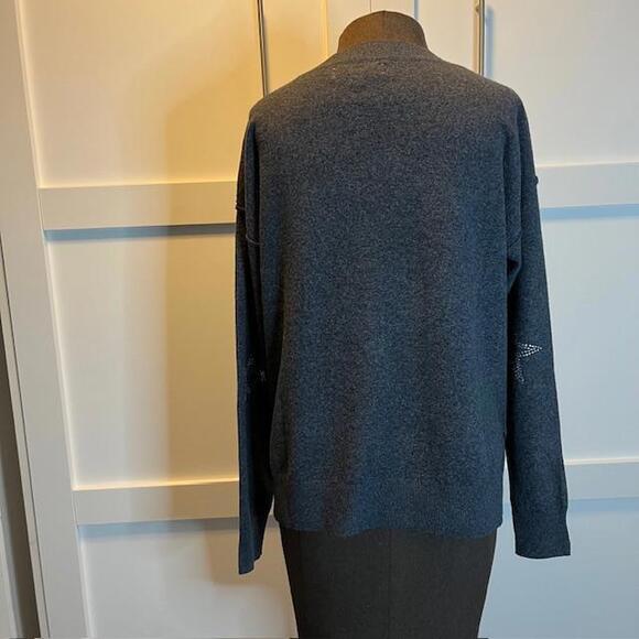 Lucky Brand Stylish Star Embellished Sweater - V-Neck, Gray - Picture 6 of 9